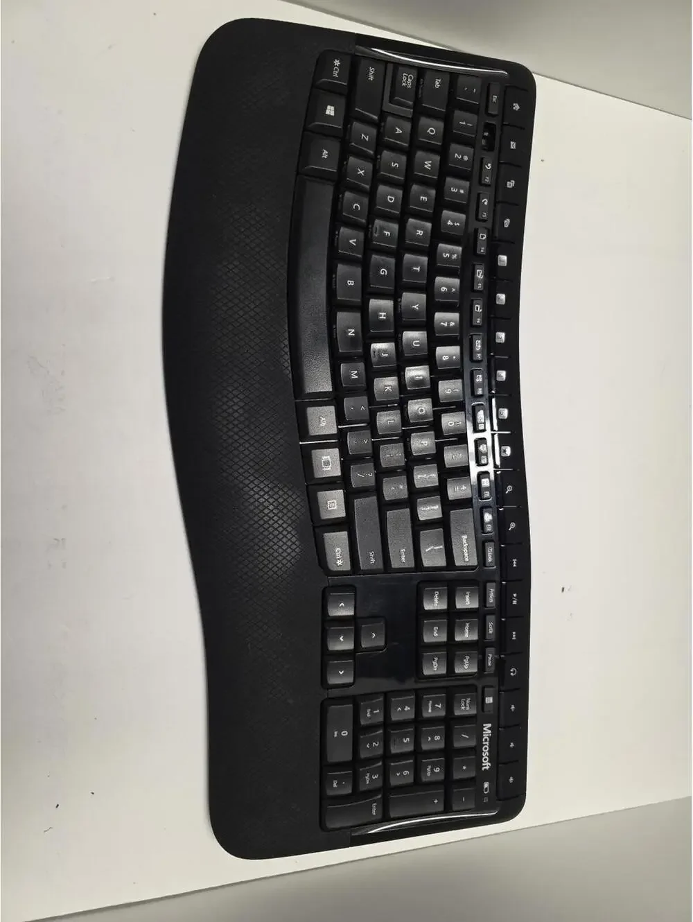 Microsoft Wireless Comfort Keyboard 5050 Model 1728 No USB Dongle